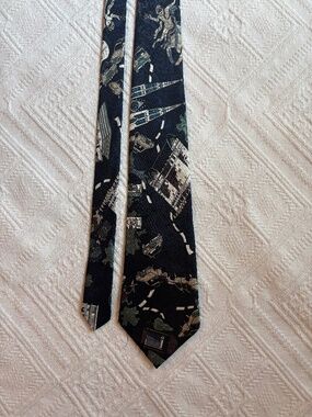 Ambassador Hand Made Vintage Silk Blend Paris Cityscape Graphic Novelty Tie